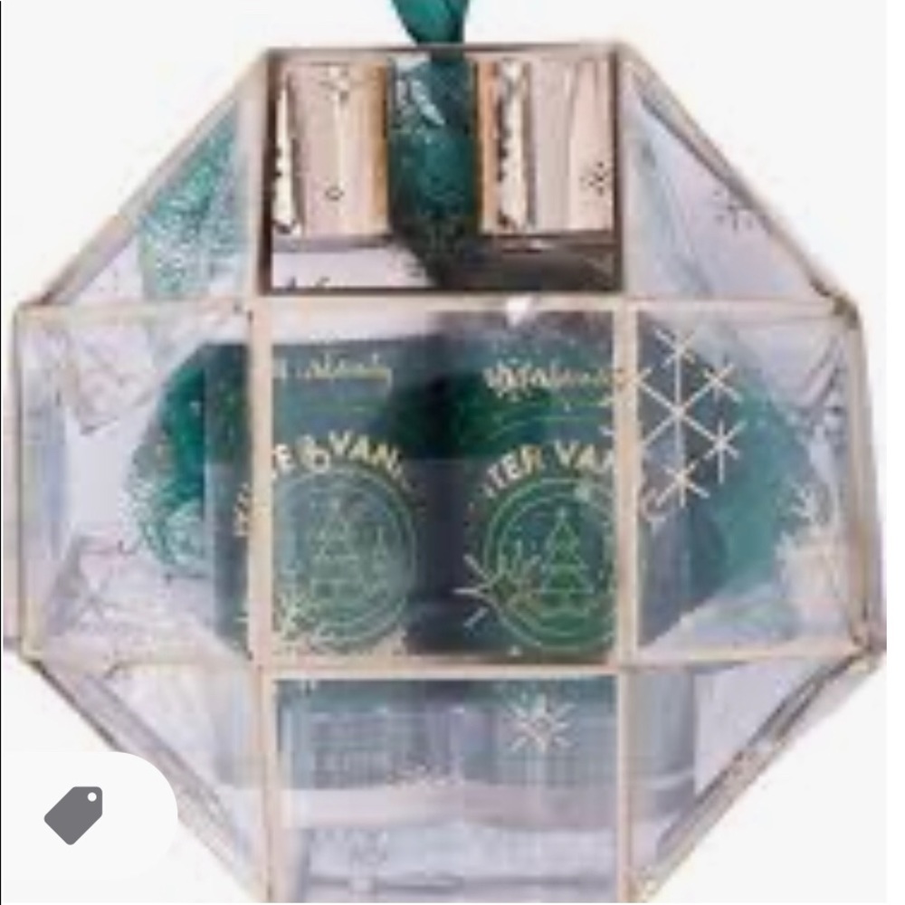 🆕 Winter Vanilla Bath Essentials Ornament Set